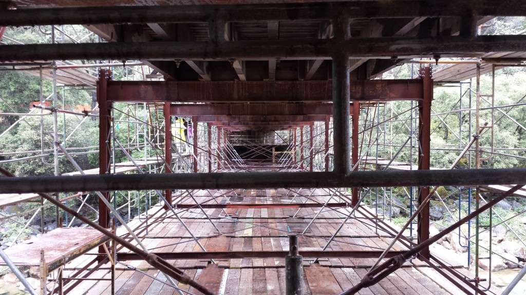 Construction on South Yuba River bridge
